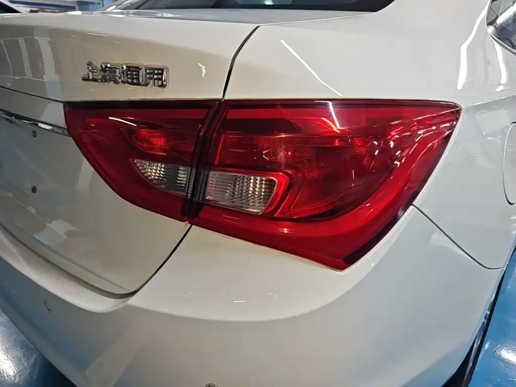 Buick Excelle — миниатюра 8
