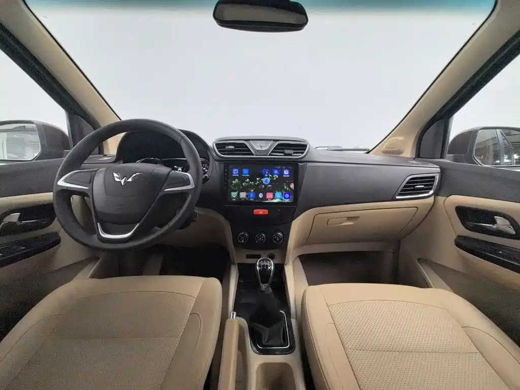 Wuling Hongguang — миниатюра 5