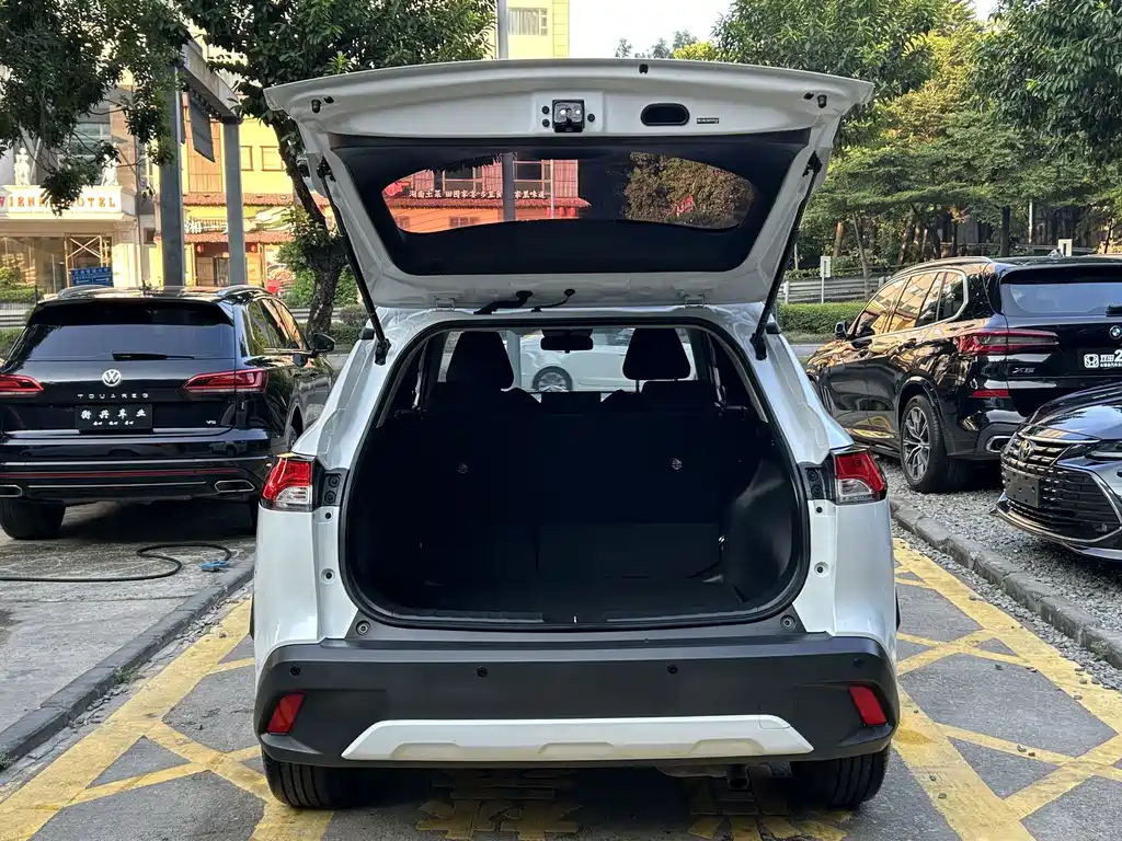 Toyota Corolla Cross — миниатюра 12