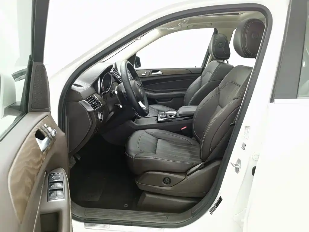 Mercedes-Benz GLE (Import) — миниатюра 10