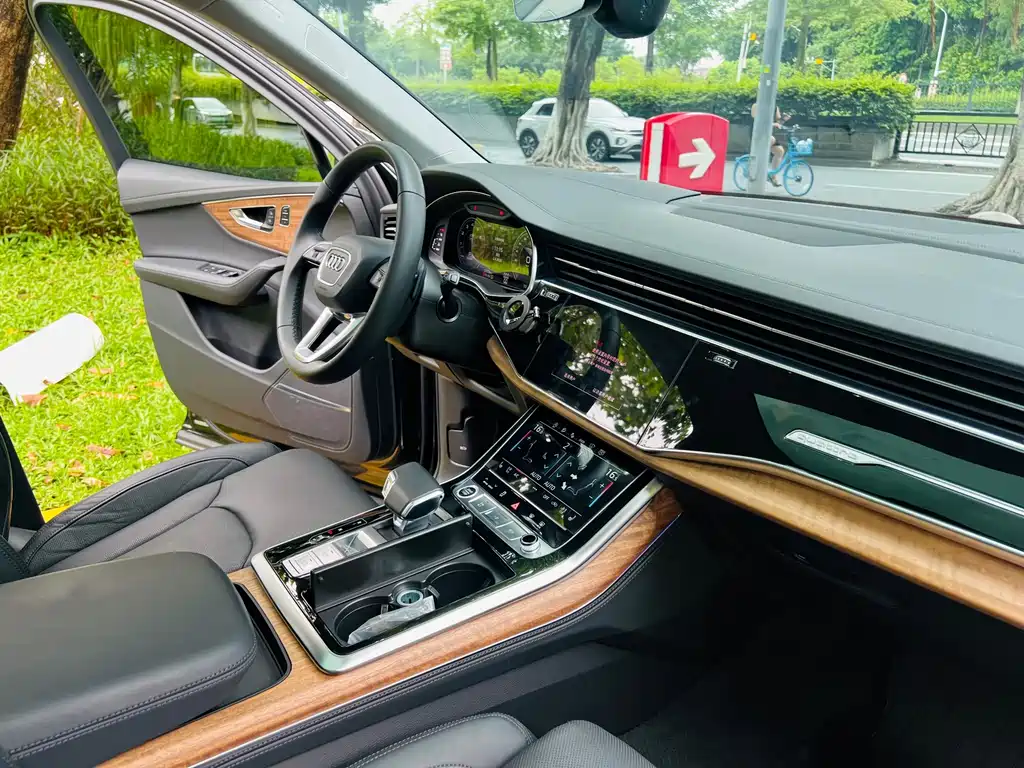 Audi Q7 — миниатюра 13