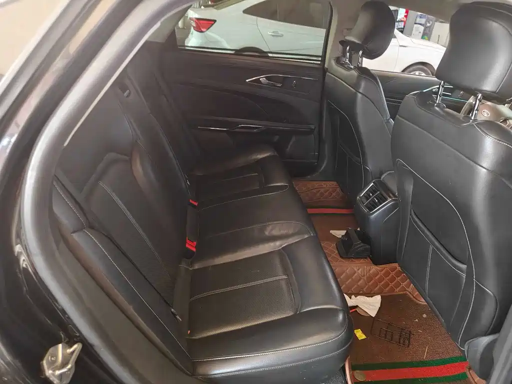 Ford Taurus — миниатюра 8