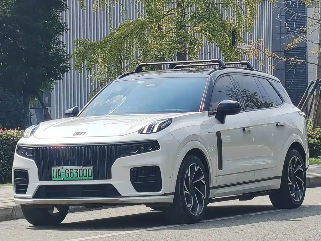 Lynk & Co 09