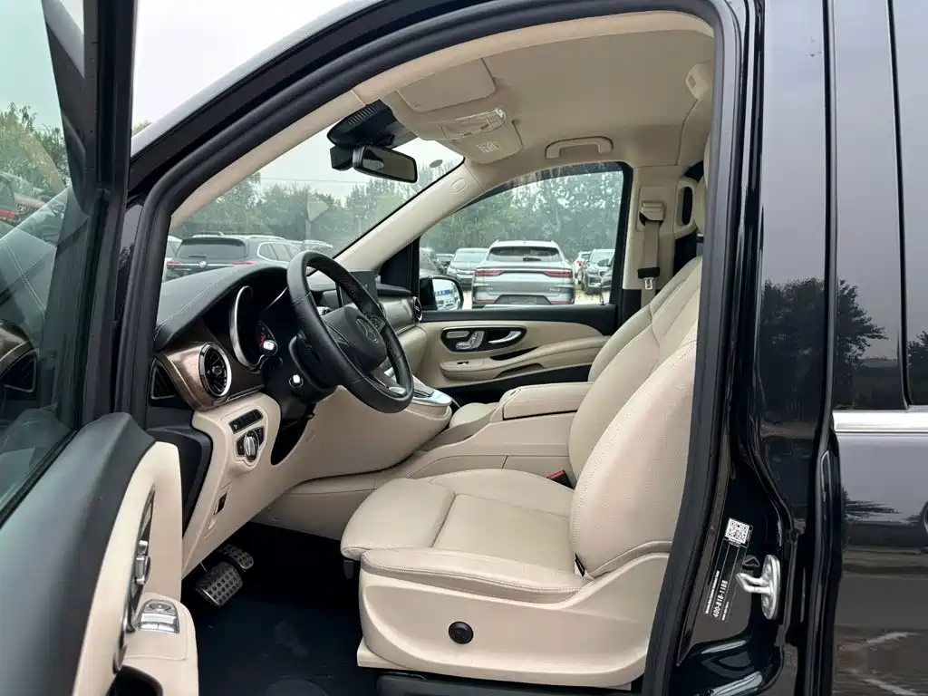 Mercedes-Benz V-Class — миниатюра 11