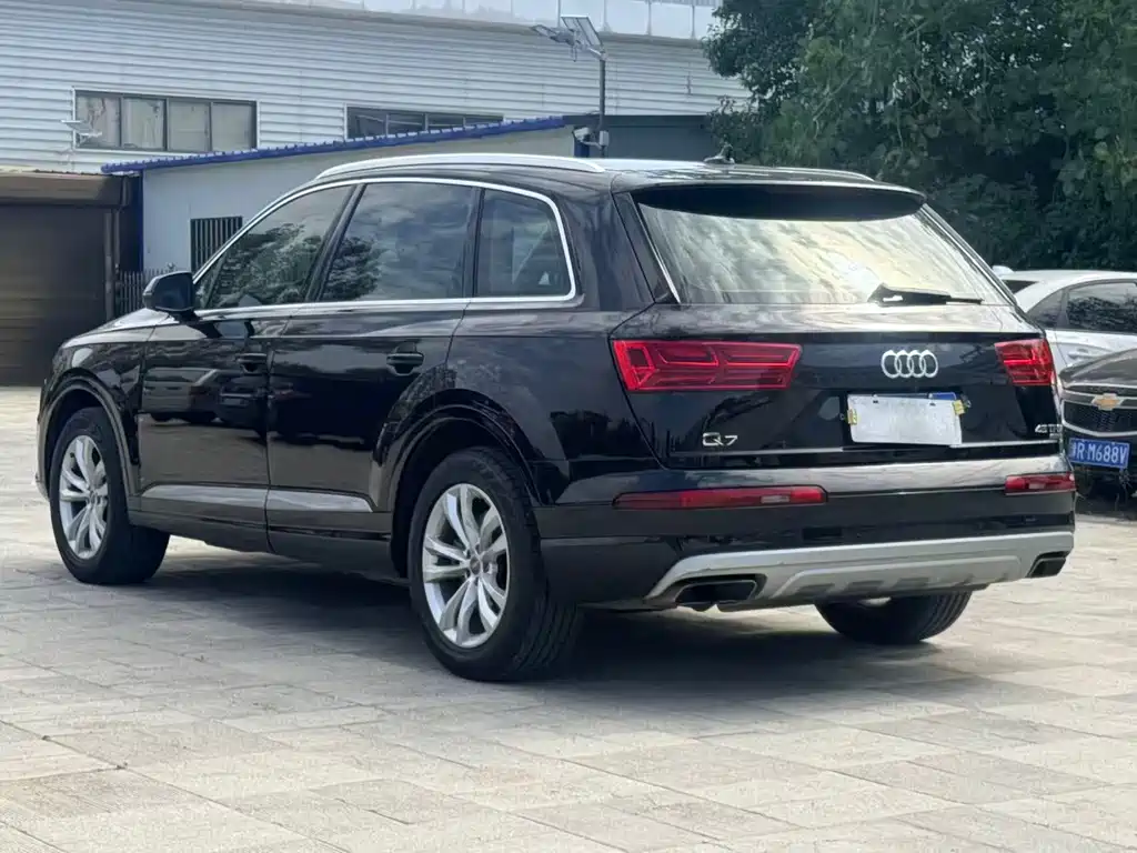 Audi Q7 — миниатюра 5