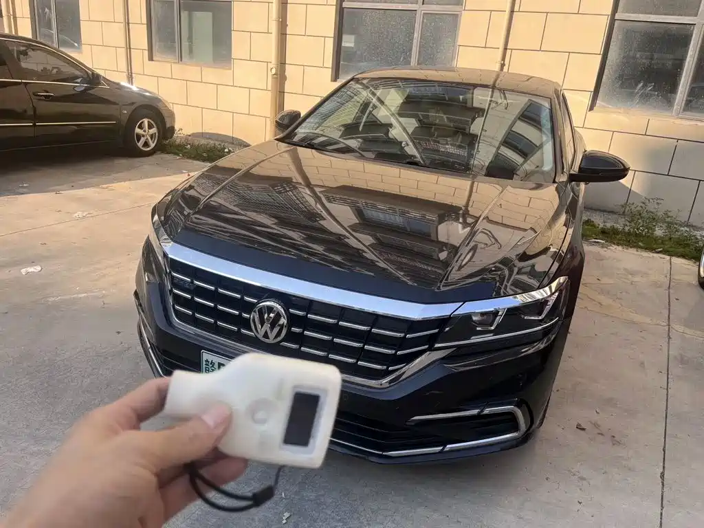 Volkswagen Passat PHEV — миниатюра 2