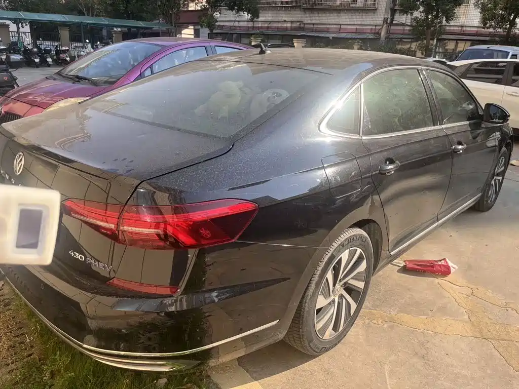 Volkswagen Passat PHEV — миниатюра 8