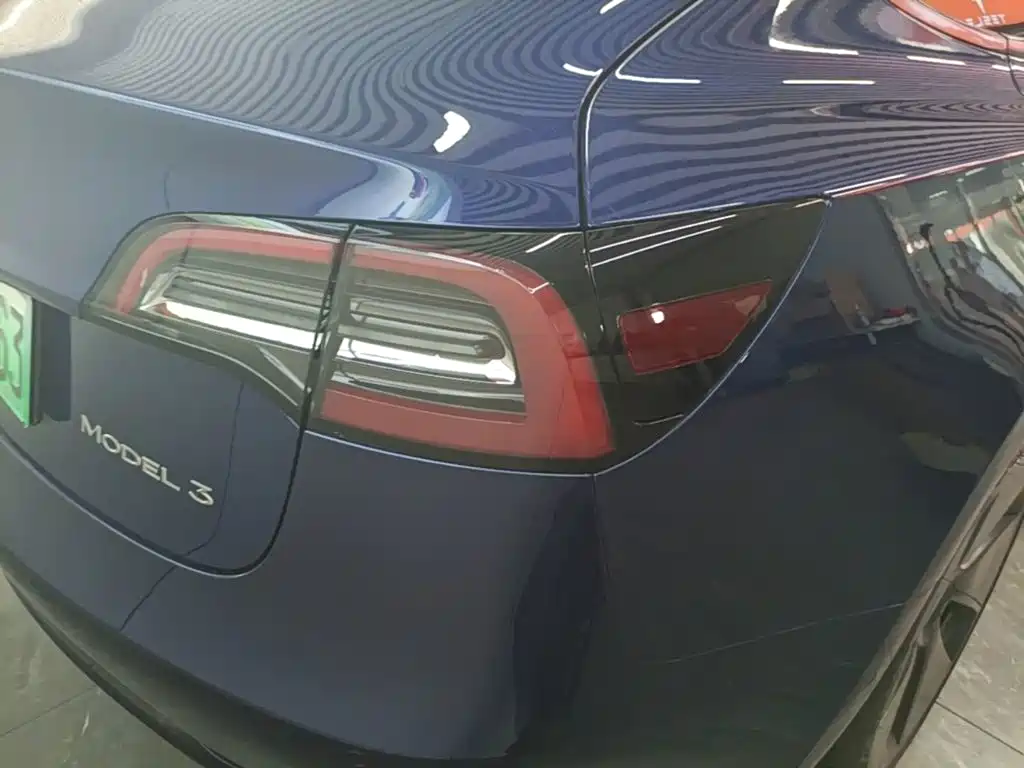 Tesla Model 3 — миниатюра 8