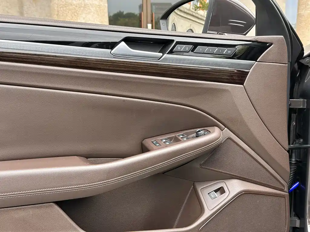 Volkswagen Phideon — миниатюра 9