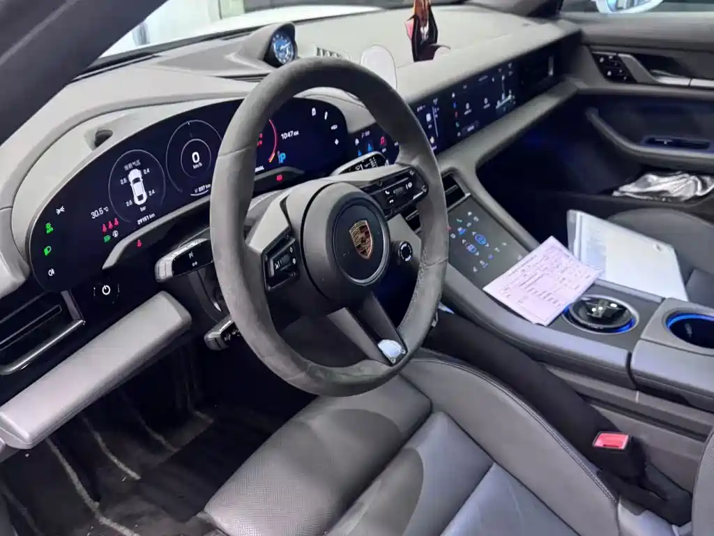 Porsche Taycan — миниатюра 2