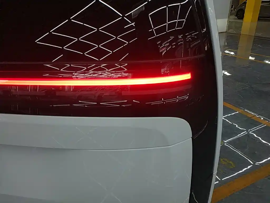 Li Auto Li MEGA — миниатюра 8