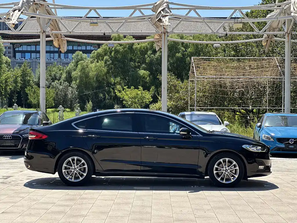 Ford Mondeo — миниатюра 25