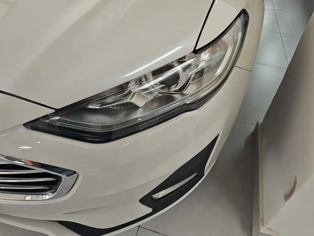 Ford Mondeo — миниатюра 24