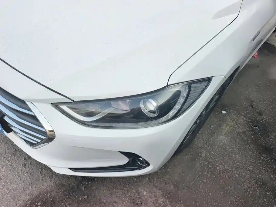 Hyundai Elantra — миниатюра 5