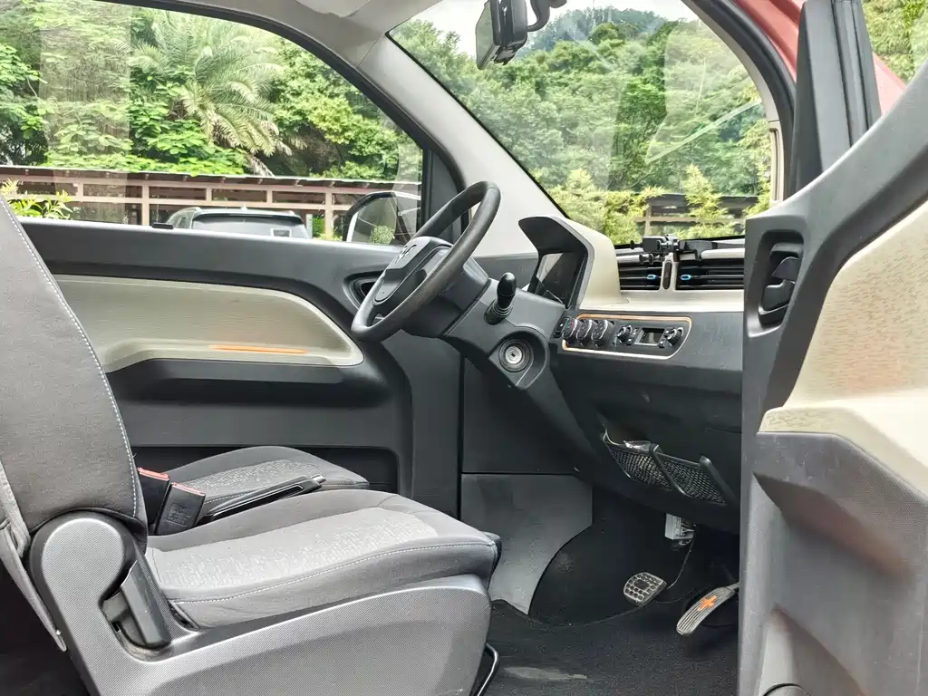 Wuling MINIEV — миниатюра 16
