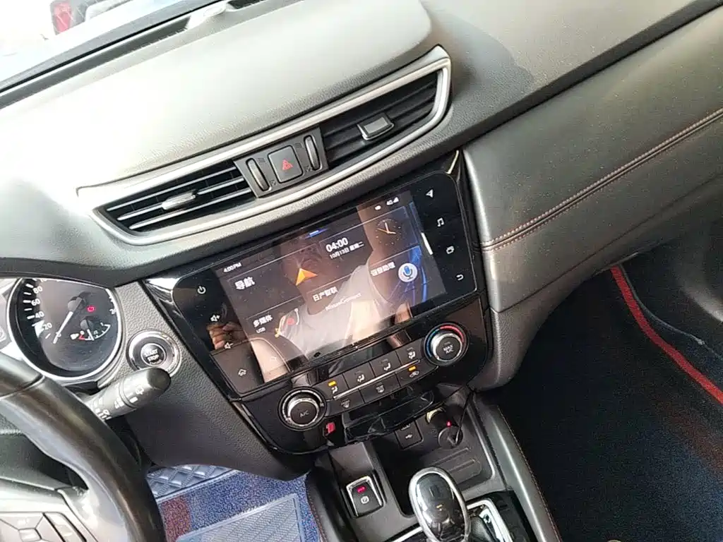 Nissan Qashqai — миниатюра 13