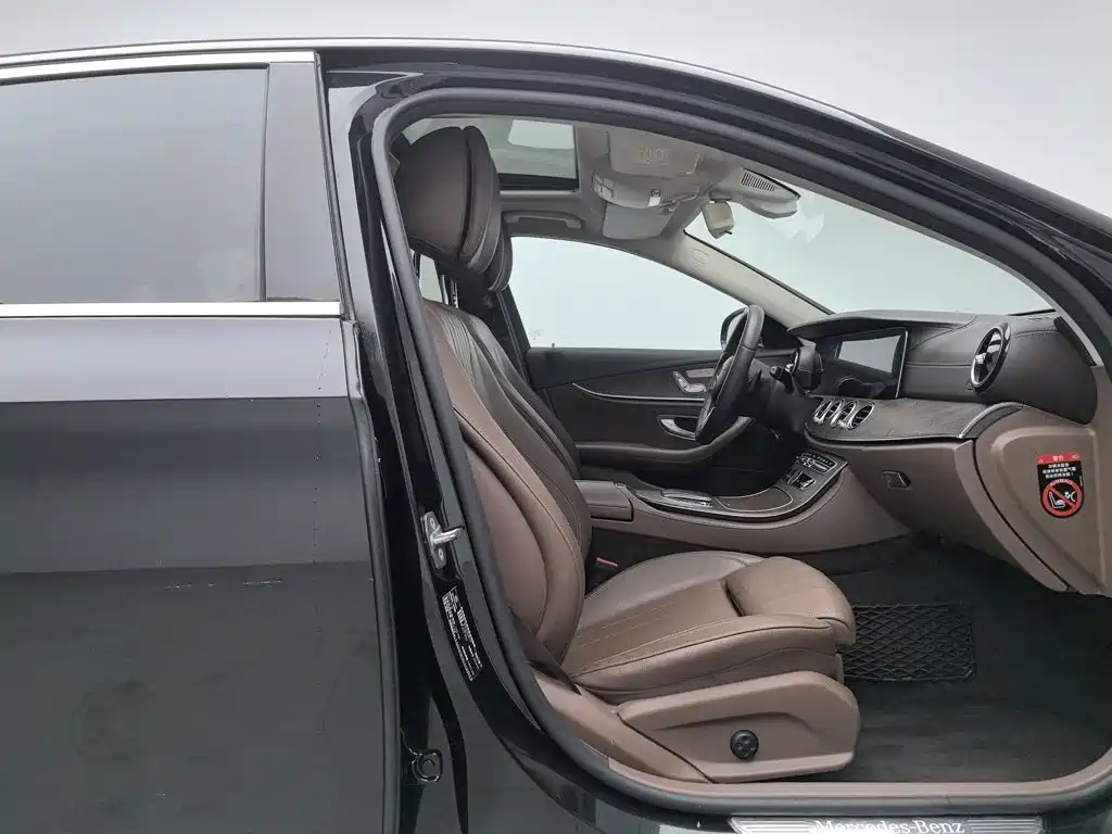 Mercedes-Benz E-Class — миниатюра 23