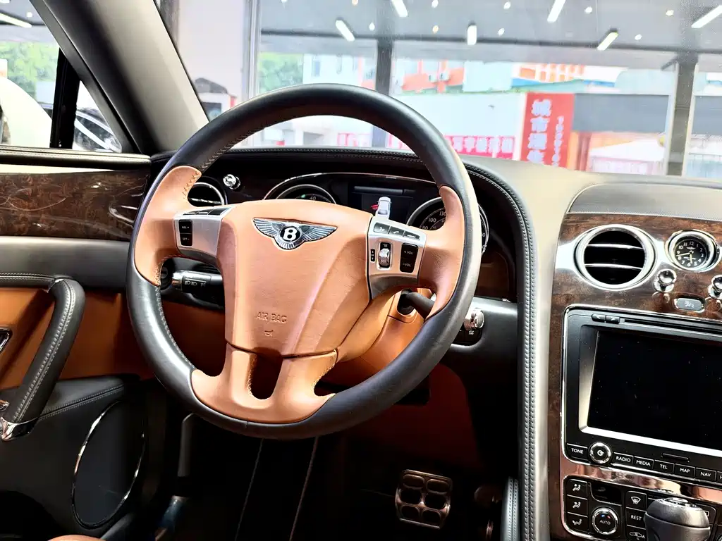 Bentley Flying Spur — миниатюра 24