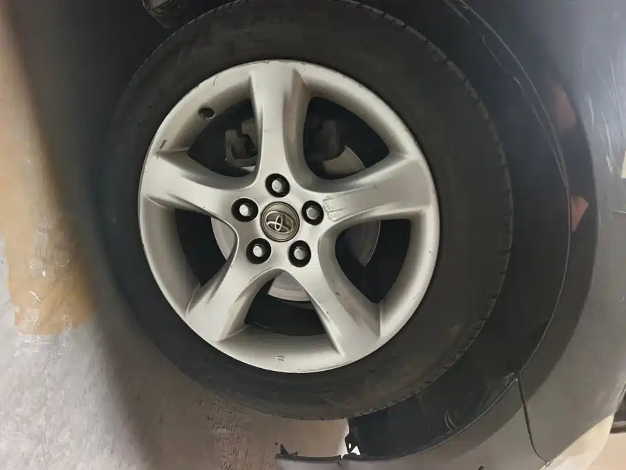 Toyota Reiz — миниатюра 6