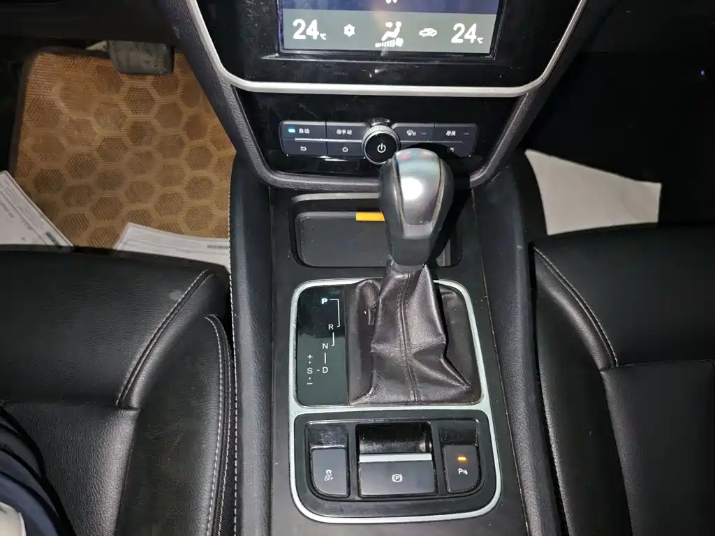 BYD MAX — миниатюра 14