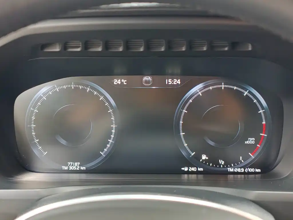 Volvo XC90 2021 B6 Luxury 7 мест