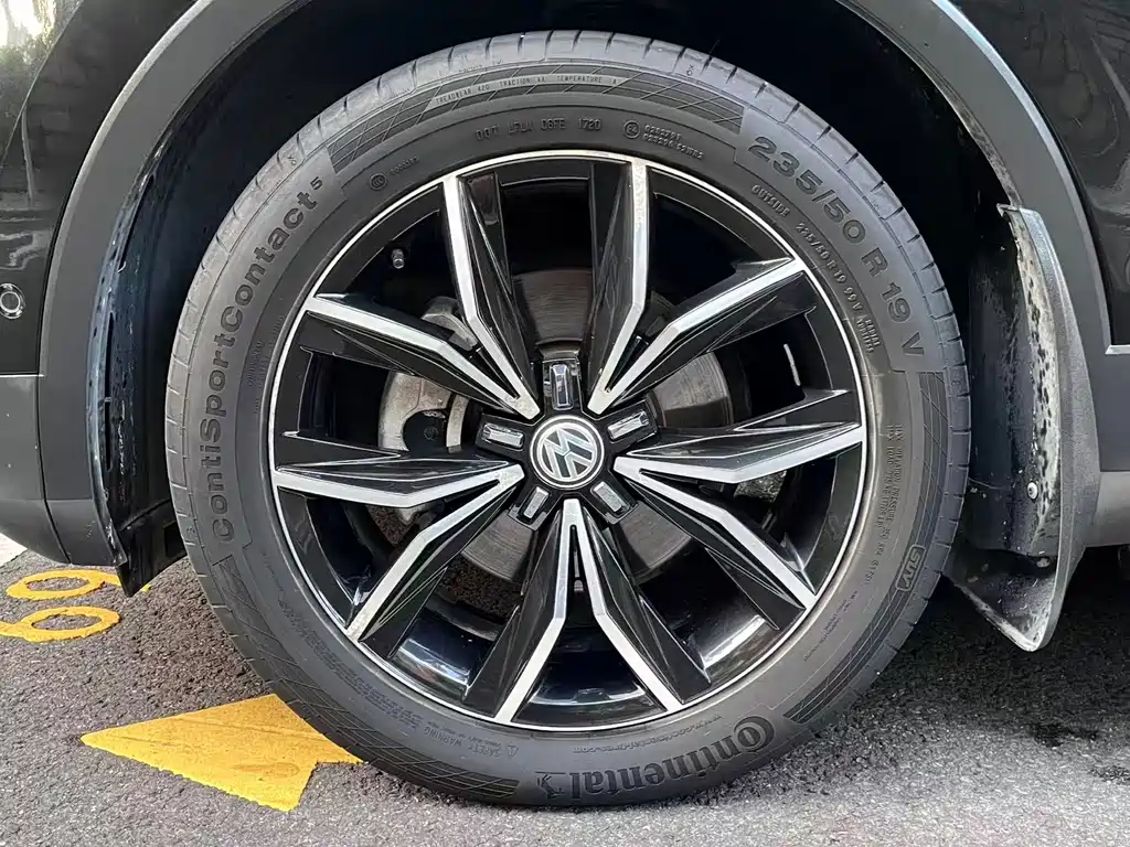 Volkswagen Tiguan L — миниатюра 14