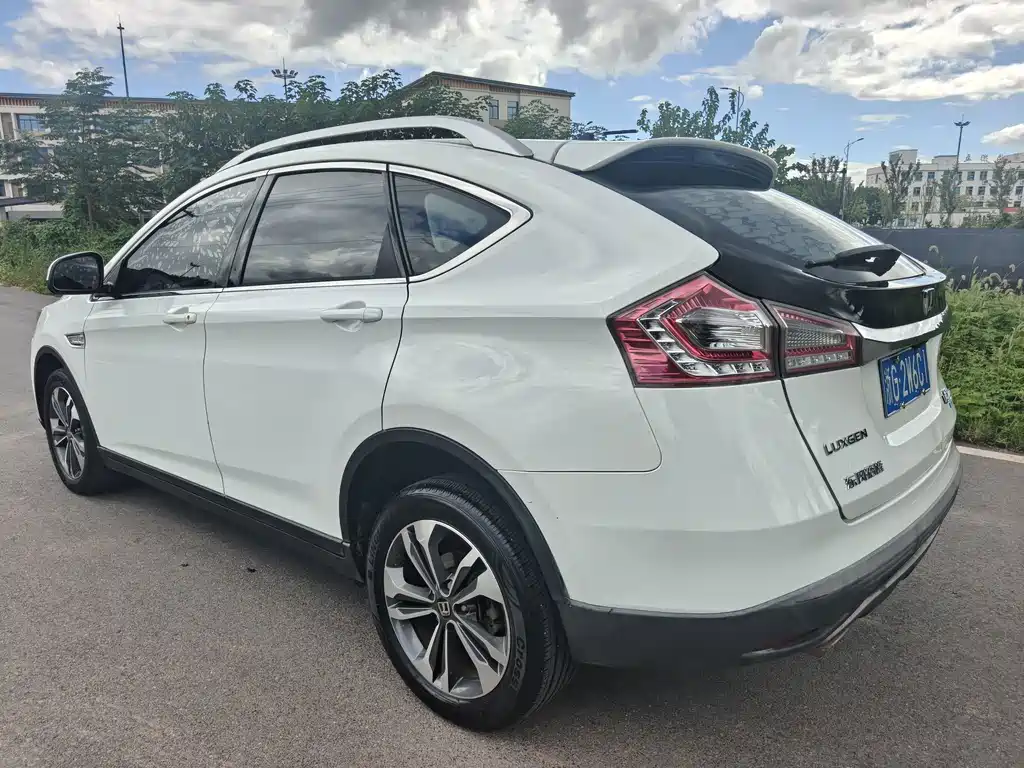 Luxgen U6 — миниатюра 4