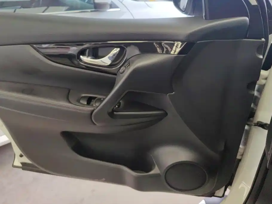 Nissan Qashqai — миниатюра 7