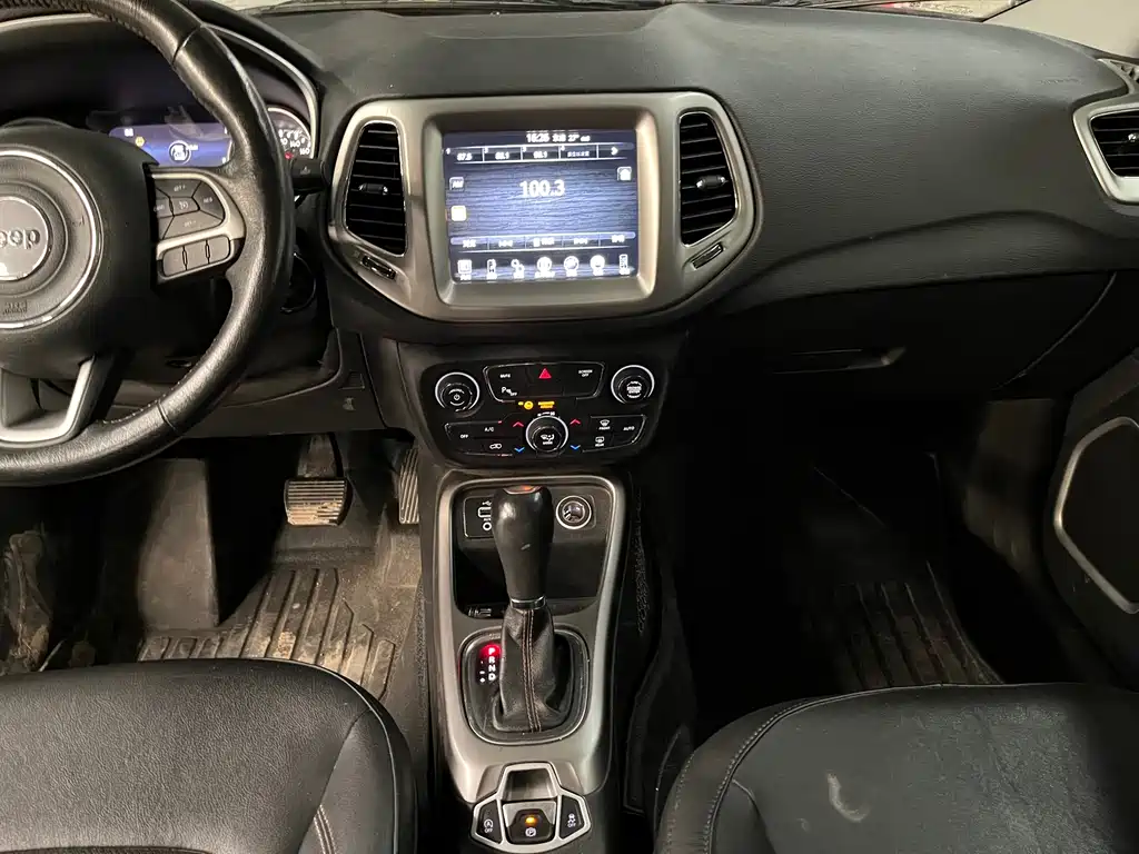 Jeep Compass — миниатюра 7