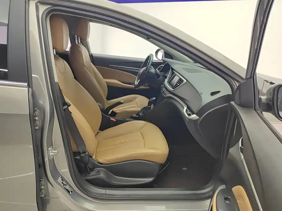 Buick Excelle — миниатюра 8