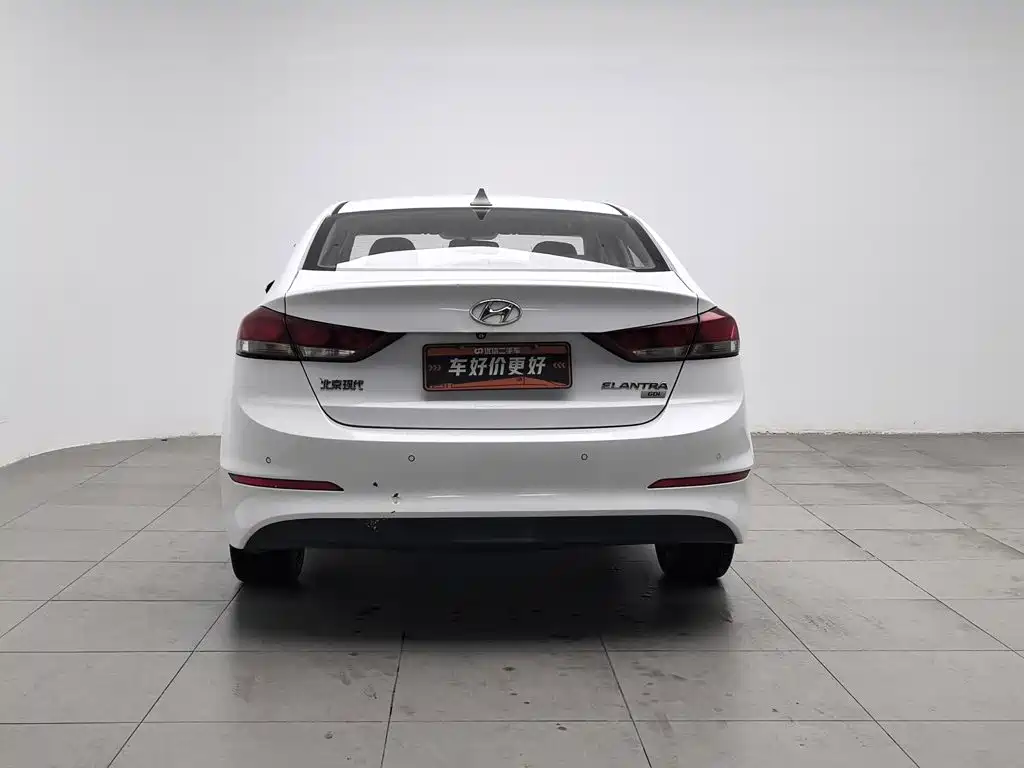 Hyundai Elantra — миниатюра 4