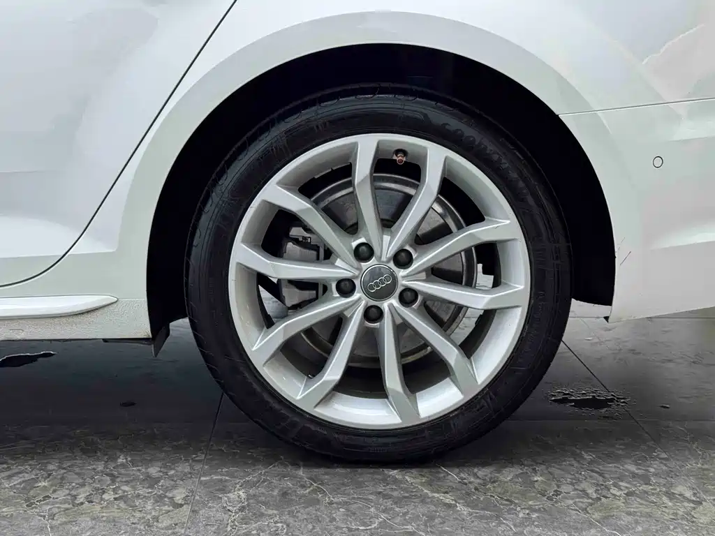 Audi A4L — миниатюра 7