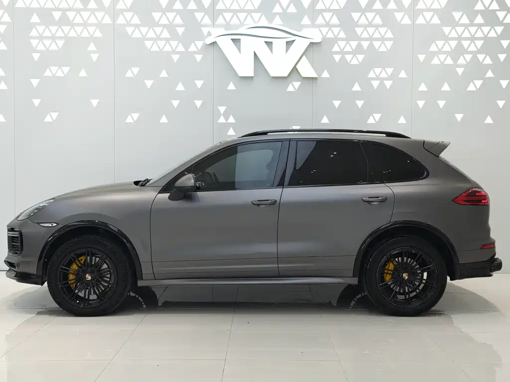 Porsche Cayenne 2012 Cayenne GTS 4.8L