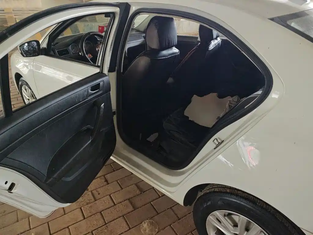 Skoda Rapid — миниатюра 13
