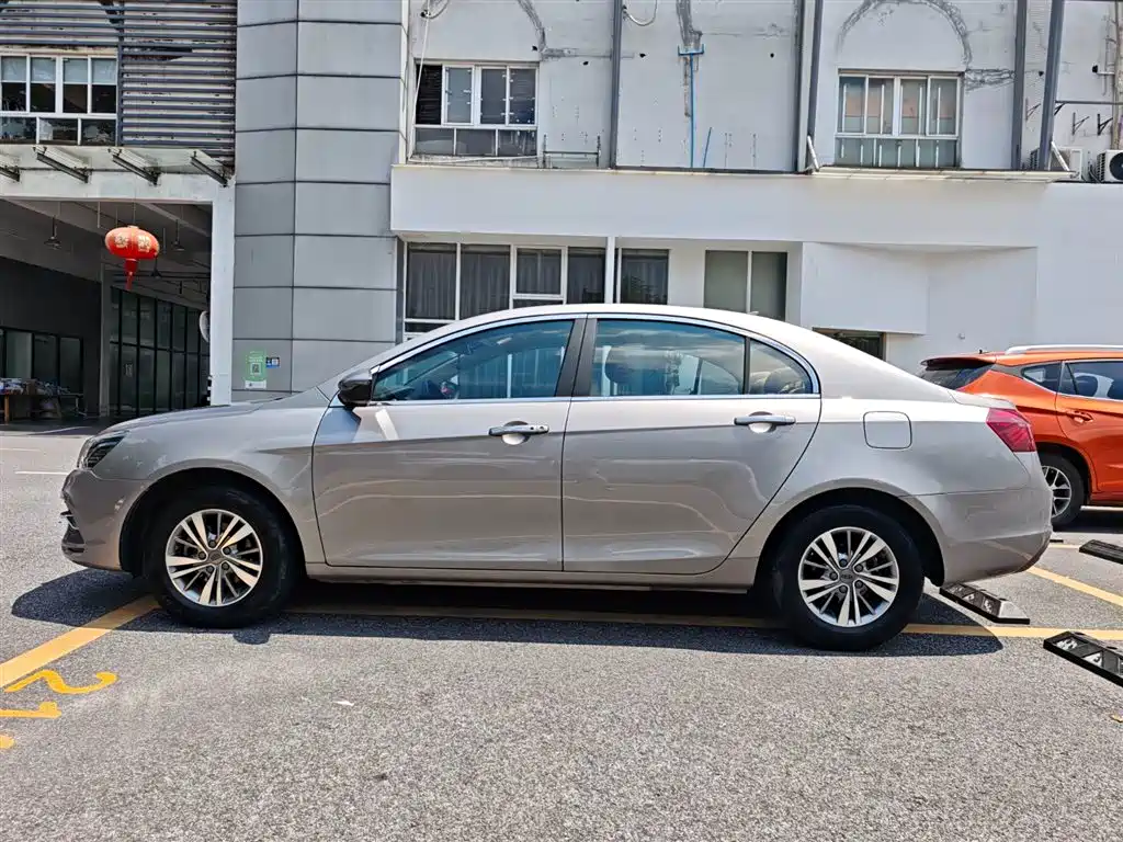 Geely Emgrand 2017 1.5L MT Luxury