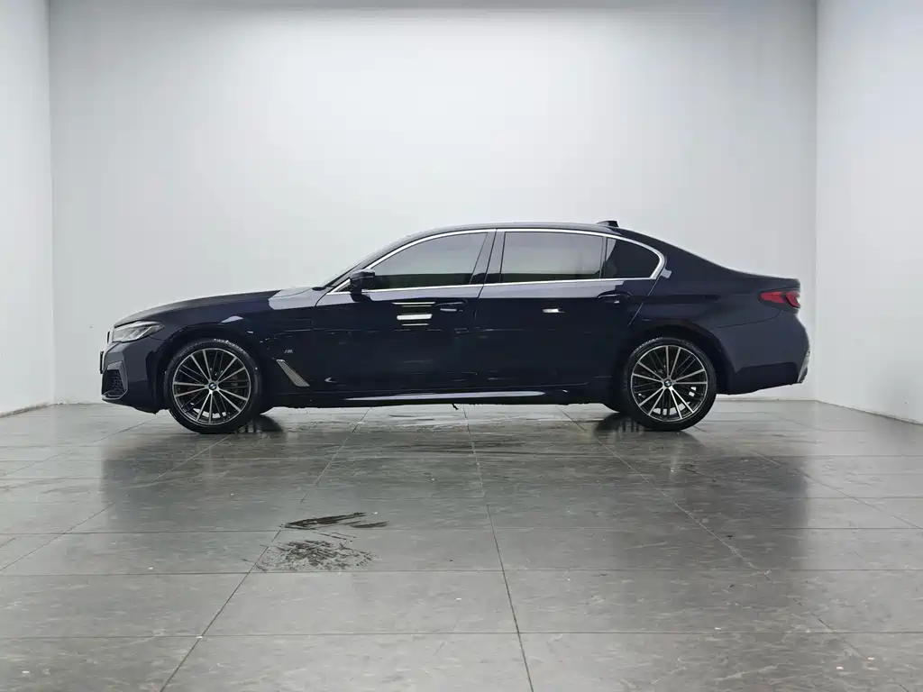 BMW 5 Series — миниатюра 10