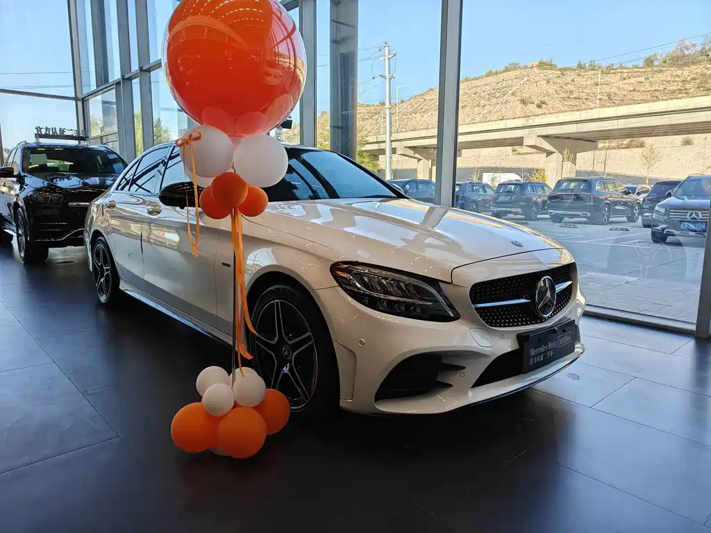 Mercedes-Benz C-Class — миниатюра 2