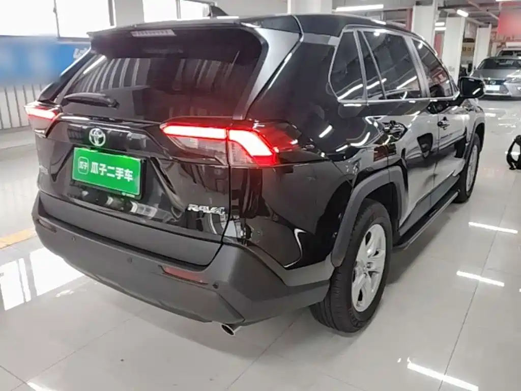Toyota RAV4 2024 2.0L CVT