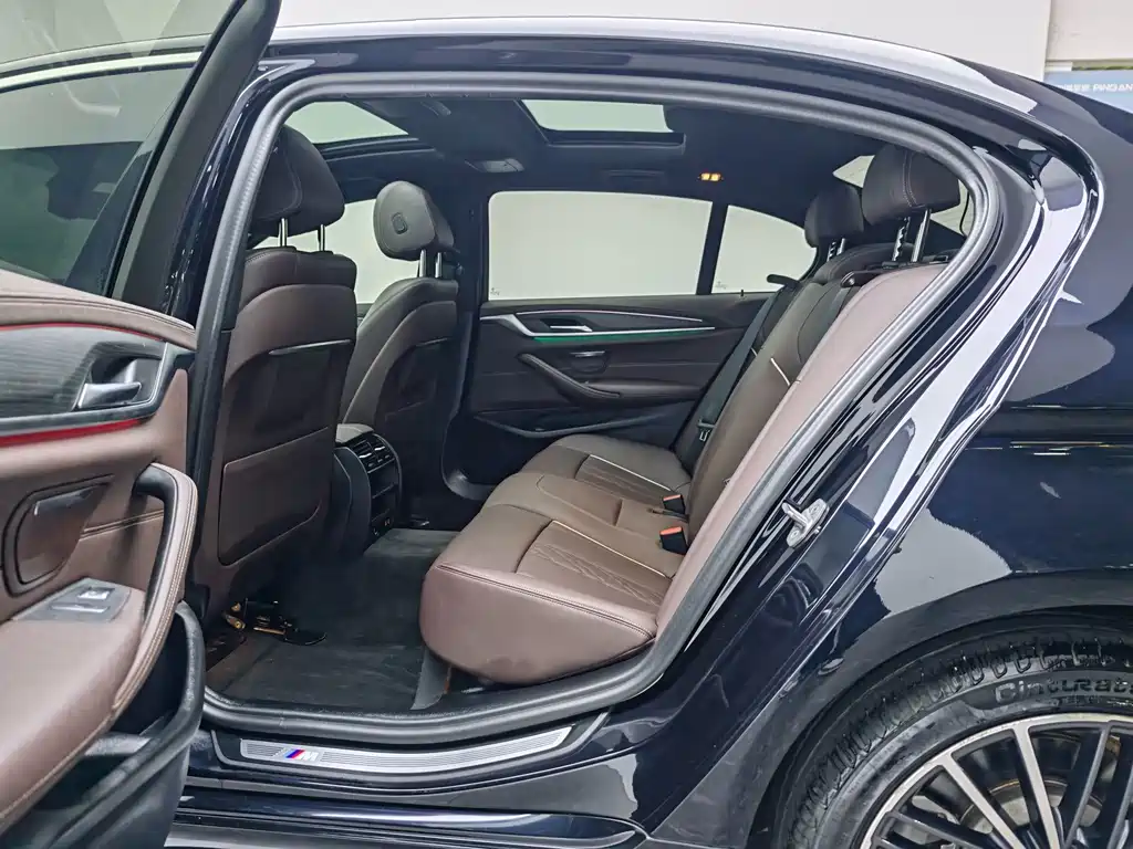 BMW 5 Series — миниатюра 17