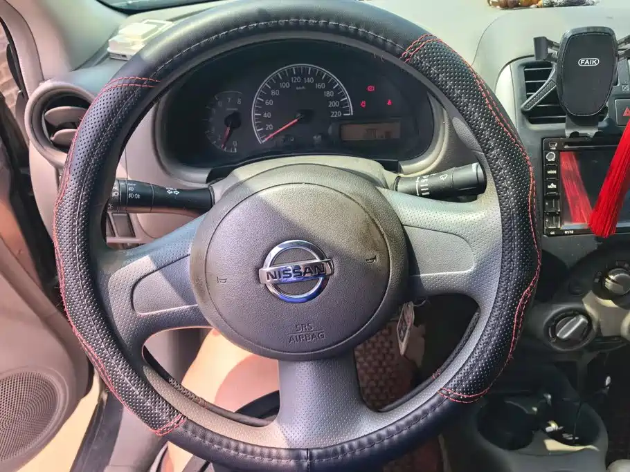 Nissan Sunny — миниатюра 15