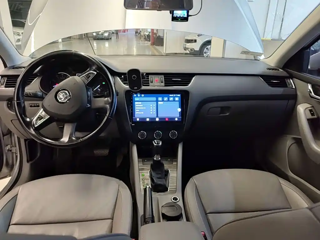 Skoda Octavia — миниатюра 10