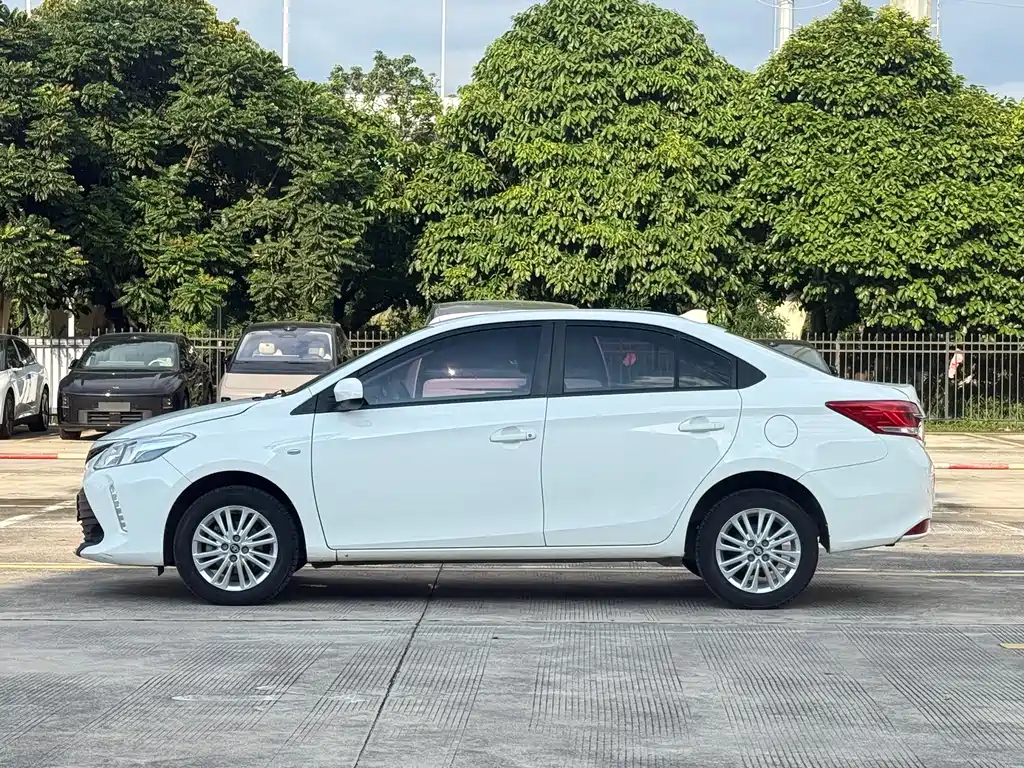 Toyota Vios — миниатюра 4