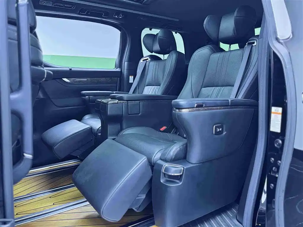 Toyota Alphard — фотографии объявления, Фото 12