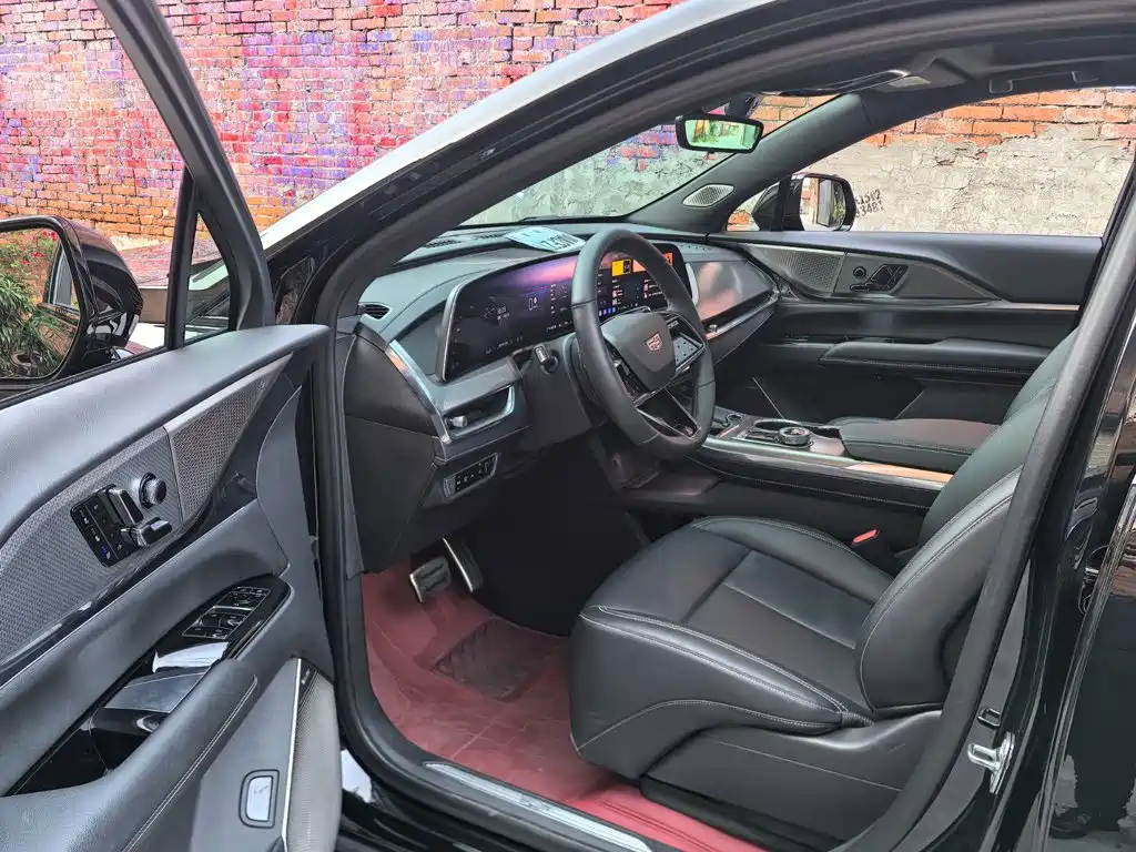 Cadillac XT5 — миниатюра 8