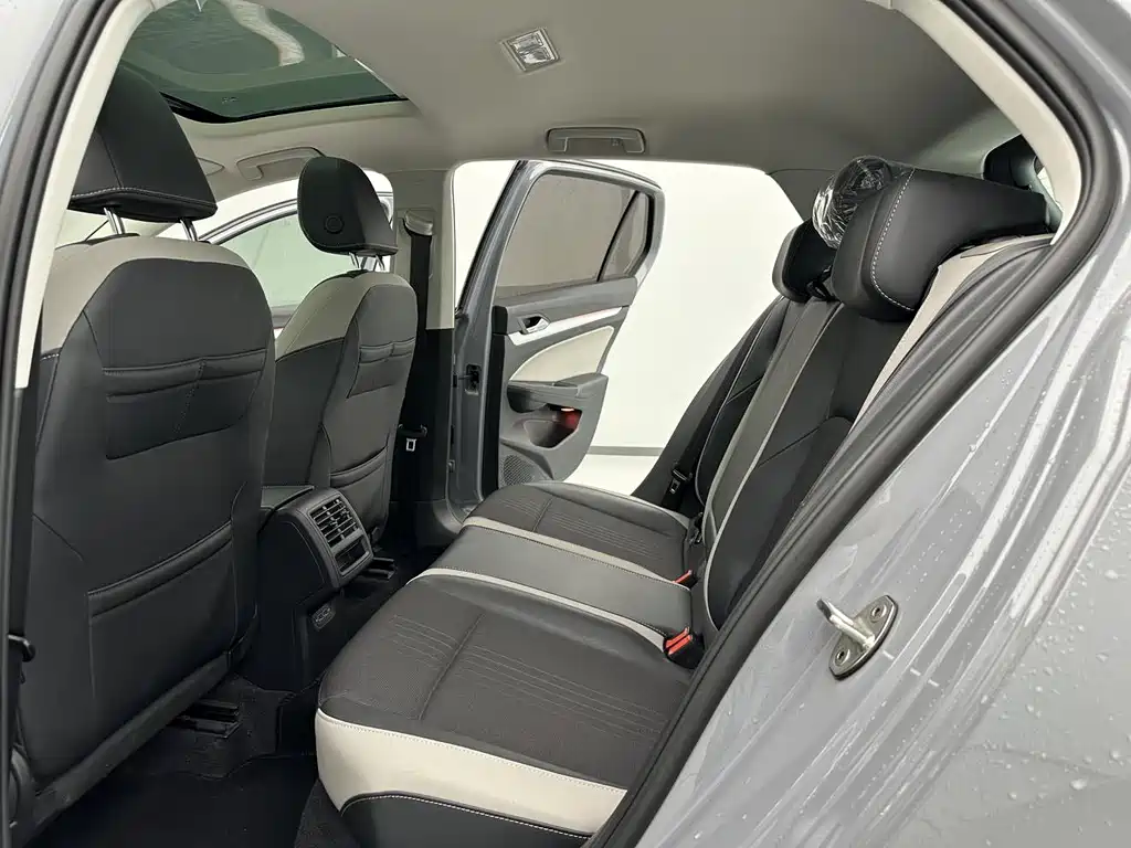 Volkswagen Golf — миниатюра 3
