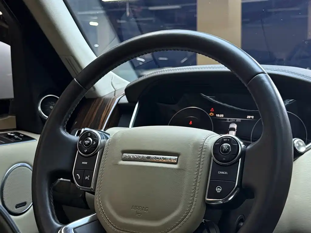 Land Rover Range Rover — миниатюра 7
