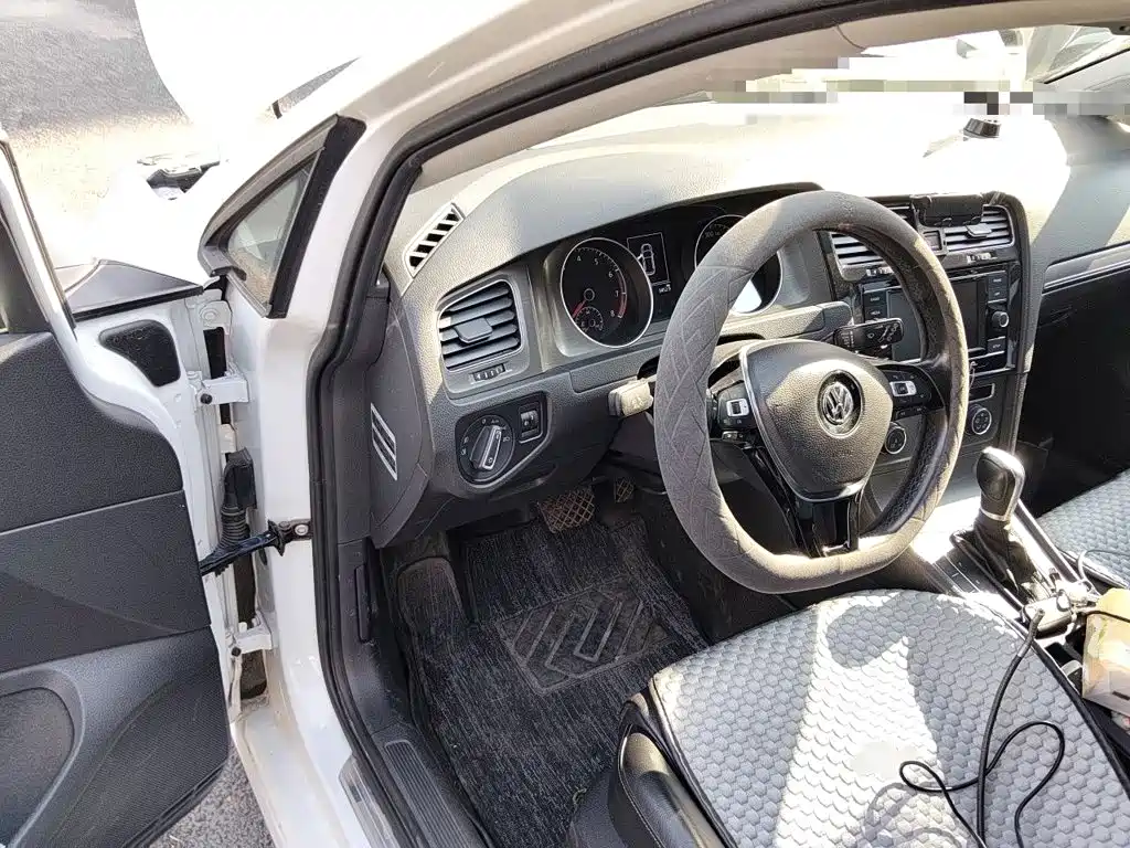 Volkswagen Golf — миниатюра 12