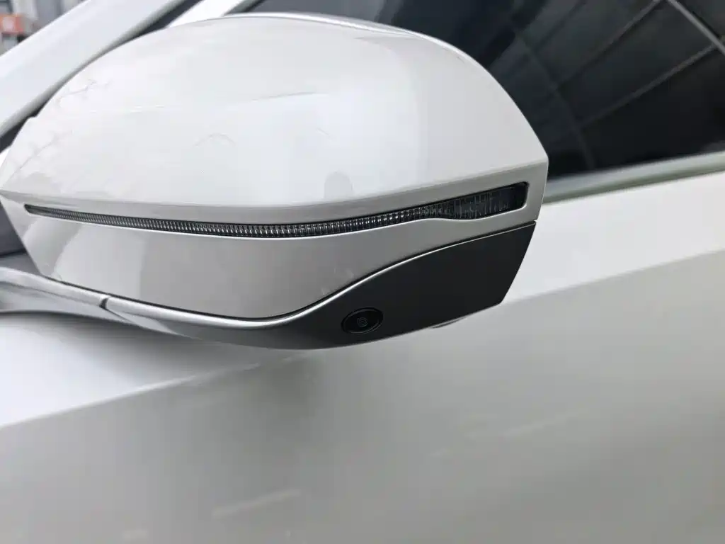 BMW i5 — миниатюра 6