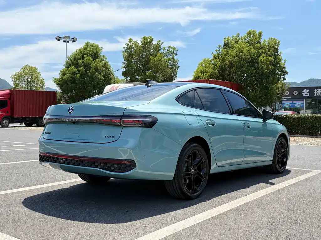 Volkswagen Passat — миниатюра 4