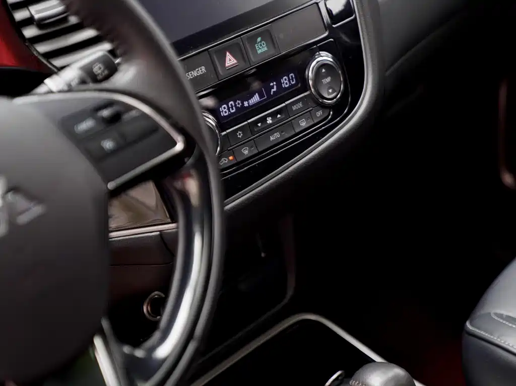 Mitsubishi Outlander — миниатюра 12